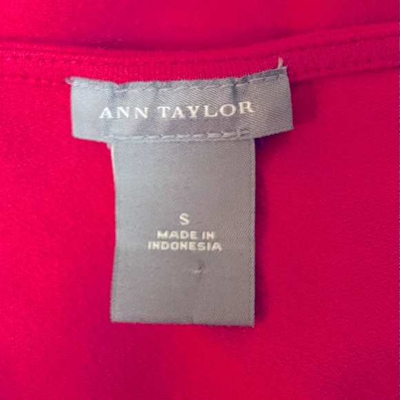 ANN TAYLOR sleeveless blouse, deep pink color, size small. - Picture 2 of 4
